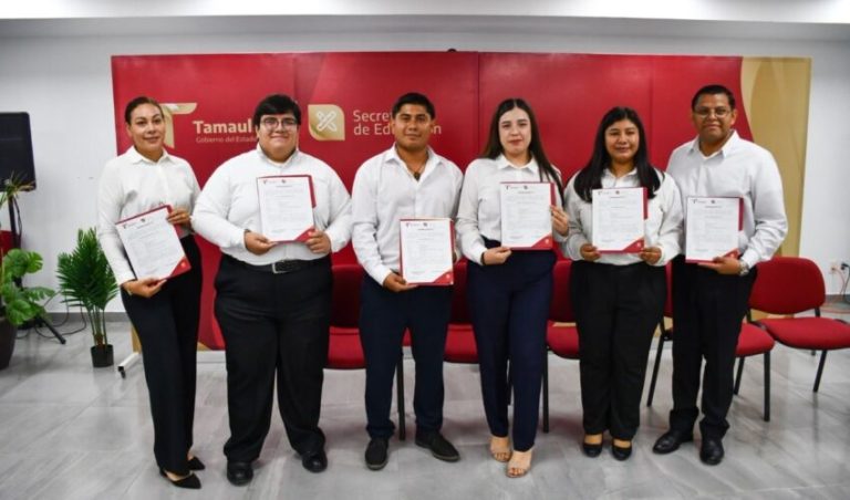 Entrega la SET  45 nombramientos del proceso de admisión correspondientes a los niveles de educación especial, preescolar y primaria