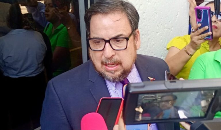 Respaldan madres y padres de familia la regulación de celulares en escuelas