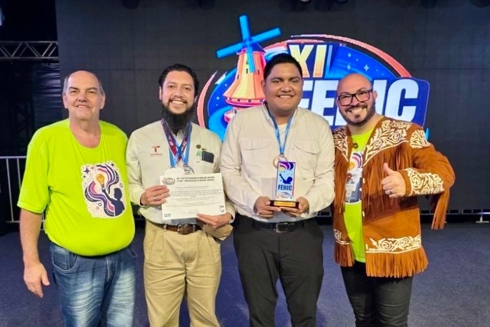 Conquistan alumnos de la UTALT trofeo al Talento Científico Internacional