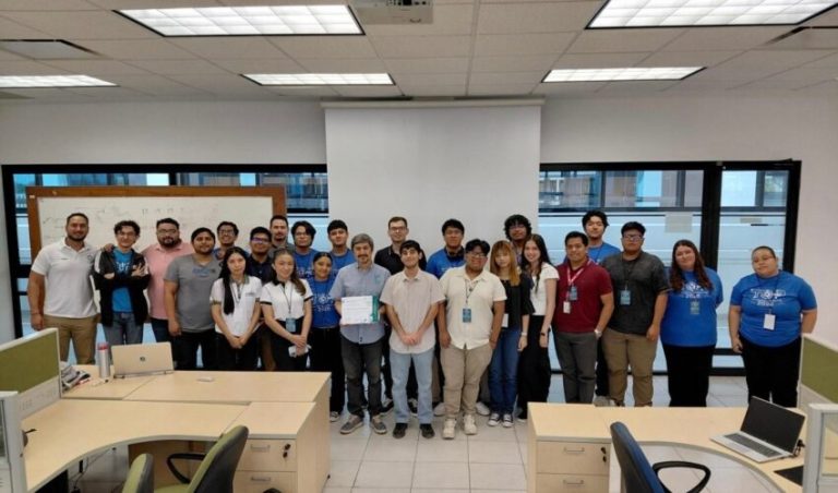 Impulsa UTTN la formación de sus estudiantes en tecnologías de la información