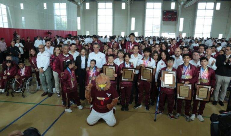 Reconoce Américo a medallistas paralímpicos y anuncia aumento de apoyos a deportistas y entrenadores