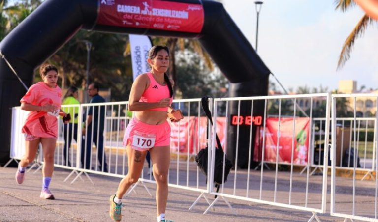 Realizan SEDENER y Woodside Energy carrera atlética por la sensibilización sobre el cáncer de mama