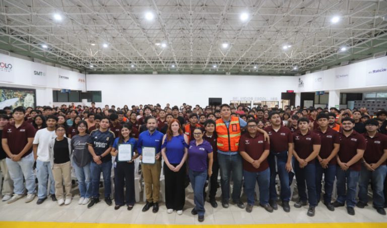 Capacitan UTTN y la empresa Fastenal a estudiantes para sus estadías profesionales