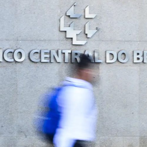 Mercado financeiro projeta inflação de 5% em 2025