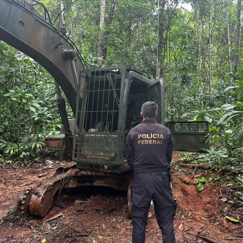 Polícia Federal combate garimpo ilegal em área indígena e no Rio Capitão Cardoso em Rondônia